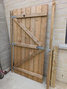 Garden side gate