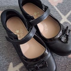 Girls school shoes - different sizes. Price per pair