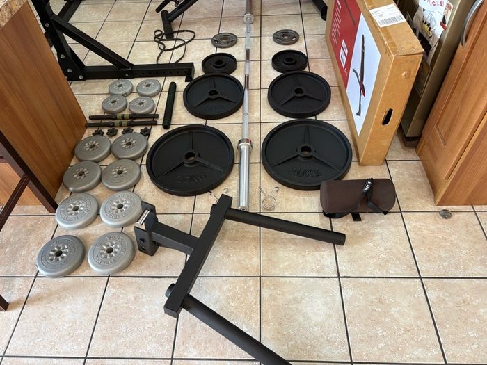 Without Doubt Best Gym Weightlifting Set Up, Power Squat Rack, Bench, Olympic Weights, Bars, Tri Dip!!!