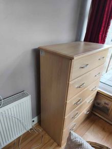 chest of drawers