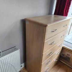chest of drawers