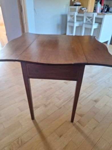 Pembroke Drop-Leaf Table
