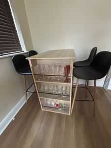 Bar table and 4 stools