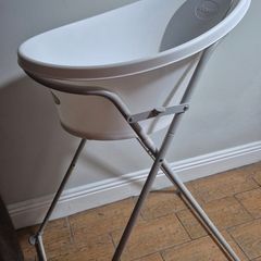 Baby bath and stand (schnuggle)