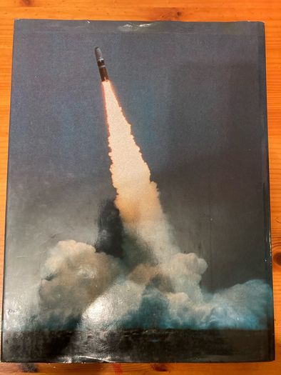 War book 'Submarines.The Illustrated History'