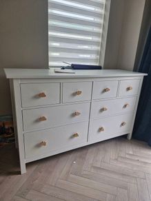chest of drawers