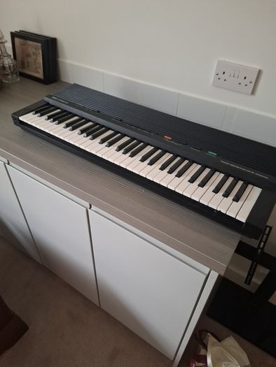 Yamaha portable piano keyboard YPR-9
