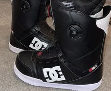 DC snowboarding boots