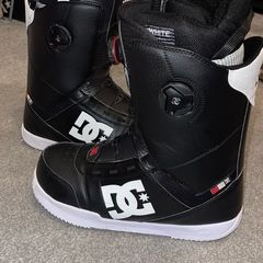 DC snowboarding boots