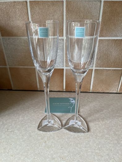 Louise Kennedy Pair Tri Star Champagne Flutes Tipperary Crystal Unused in Original abox