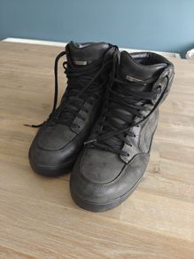 Alpinestars motorcycle ankle boots