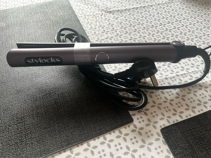 Stylocks 2 in 1 hair straightener and curler