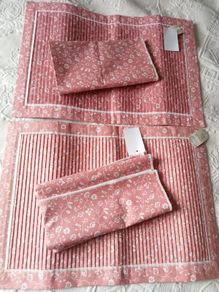 NEW Set of 2  Placemats and 2 Napkins