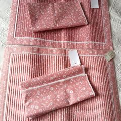 NEW Set of 2  Placemats and 2 Napkins