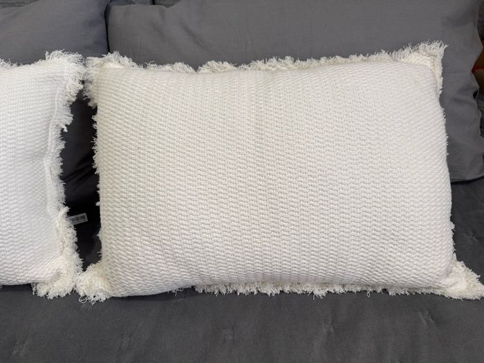 J-Line pillow cushion - 100% cotton