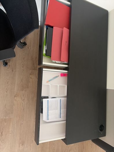 ikea desk and swivel chair in perfect condition