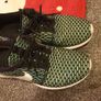 nike green black runners shoes Image 3