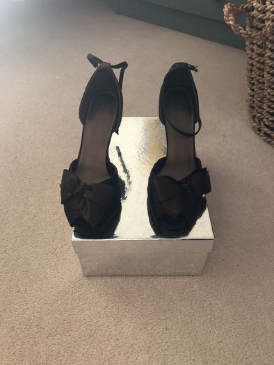 Brown Shoes with peep toe and front bow detail