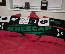 knee cap scarf.
