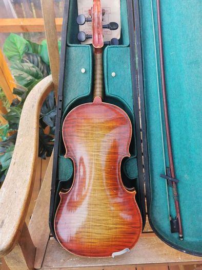 Full size Violin circa. early 1900s