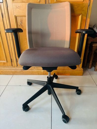 office furniture Clearance stock MESSAGE PICTURE NUMBER FOR PRICE thanks