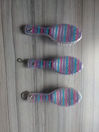Mini hairbrushes