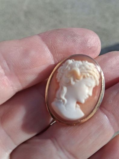 Vintage 14k Gold Cameo Brooch(5 grams)
