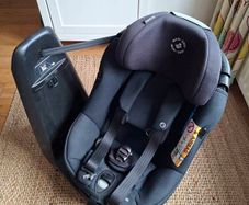 Maxi Cosi AxissFix Plus 360 car seat