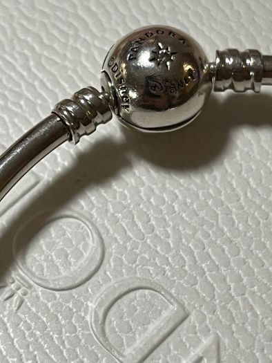 Pandora Disney MomentsThe Lion King Simba Clasp Bangle good condition