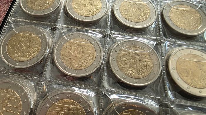 2 euro coin