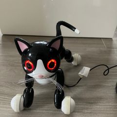 Cat toy robot (zoomer kitty)
