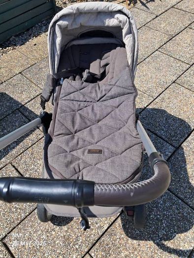 stroller/pram