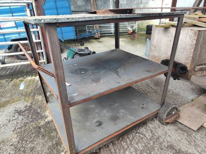 Garden shelves / work bench