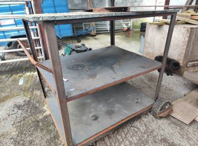Garden shelves / work bench