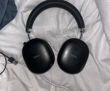 headphones barely used good sound quality