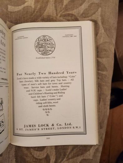 The Horseman's Year Book. Edited By Lt.col.w.e.lyon. 1950 First Edition Hardback In Good Condition. Plus Hunting,showing, And Chasing. By Sam Marsh. See Photos For Same.