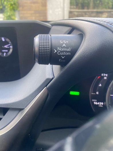 2019 Lexus Es 300h F Sport  Cvt