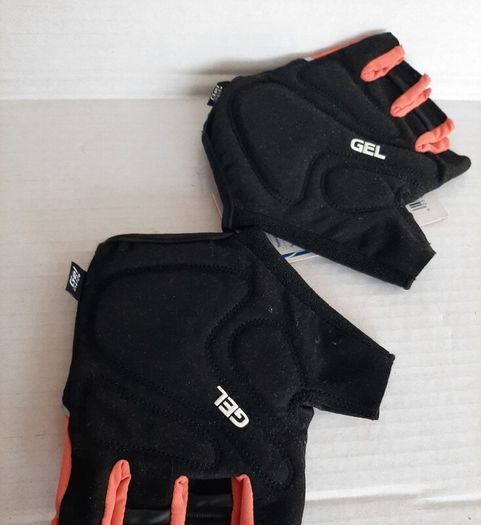 New cycling gloves with tag