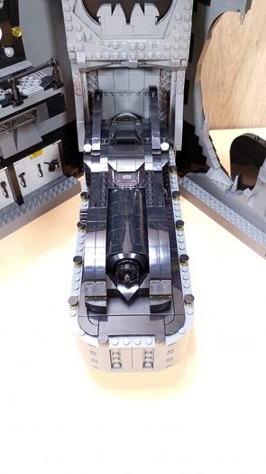 LEGO 76252 Batcave - Shadow Box