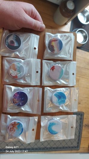Pop Sockets Free Post