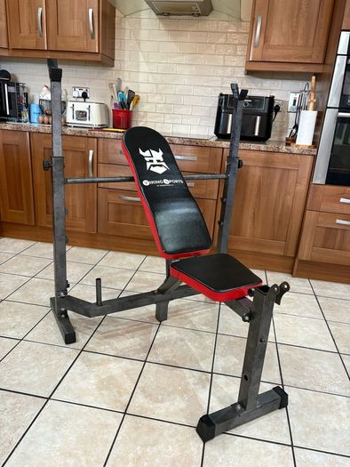 Cheap Gym Weightlifting Bench.