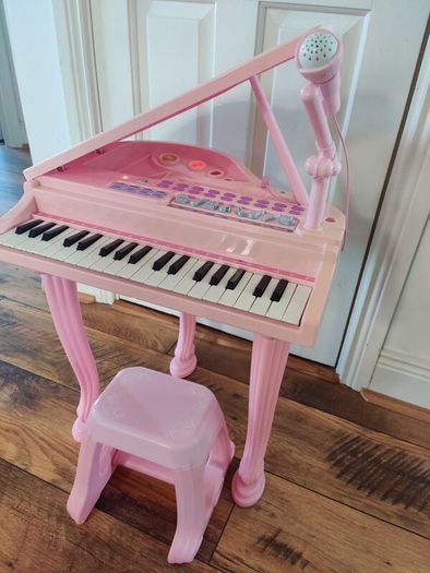 Little Princess piano / keyboard with stool