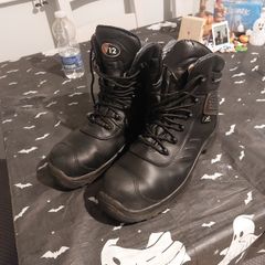 V12 work boots