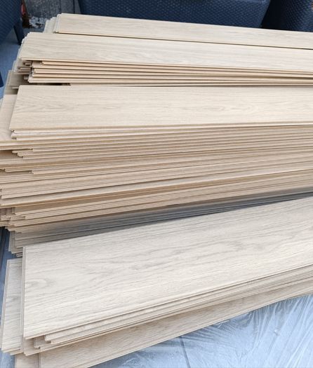 Laminate Flooring approx. 44 m2 + underlay 5mm