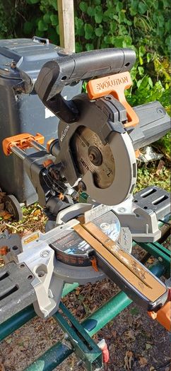 2 year old Evoloution mitre saw - perfect working condition
