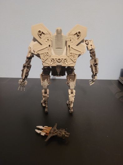 Studio series 06 Starscream