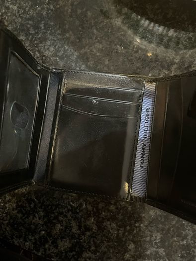 Tommy Hilfiger small wallet