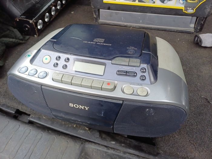 Sony cd and radio player