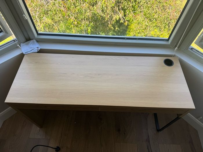 Micke desk
