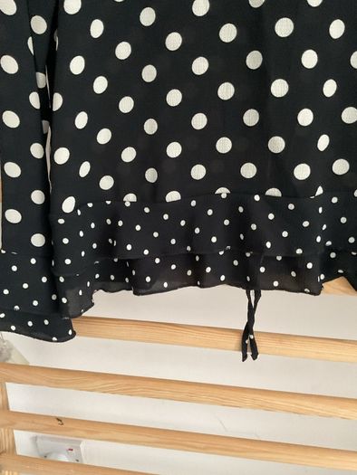 blouse Bnwt size 10 black & white polka dot top tie back detail